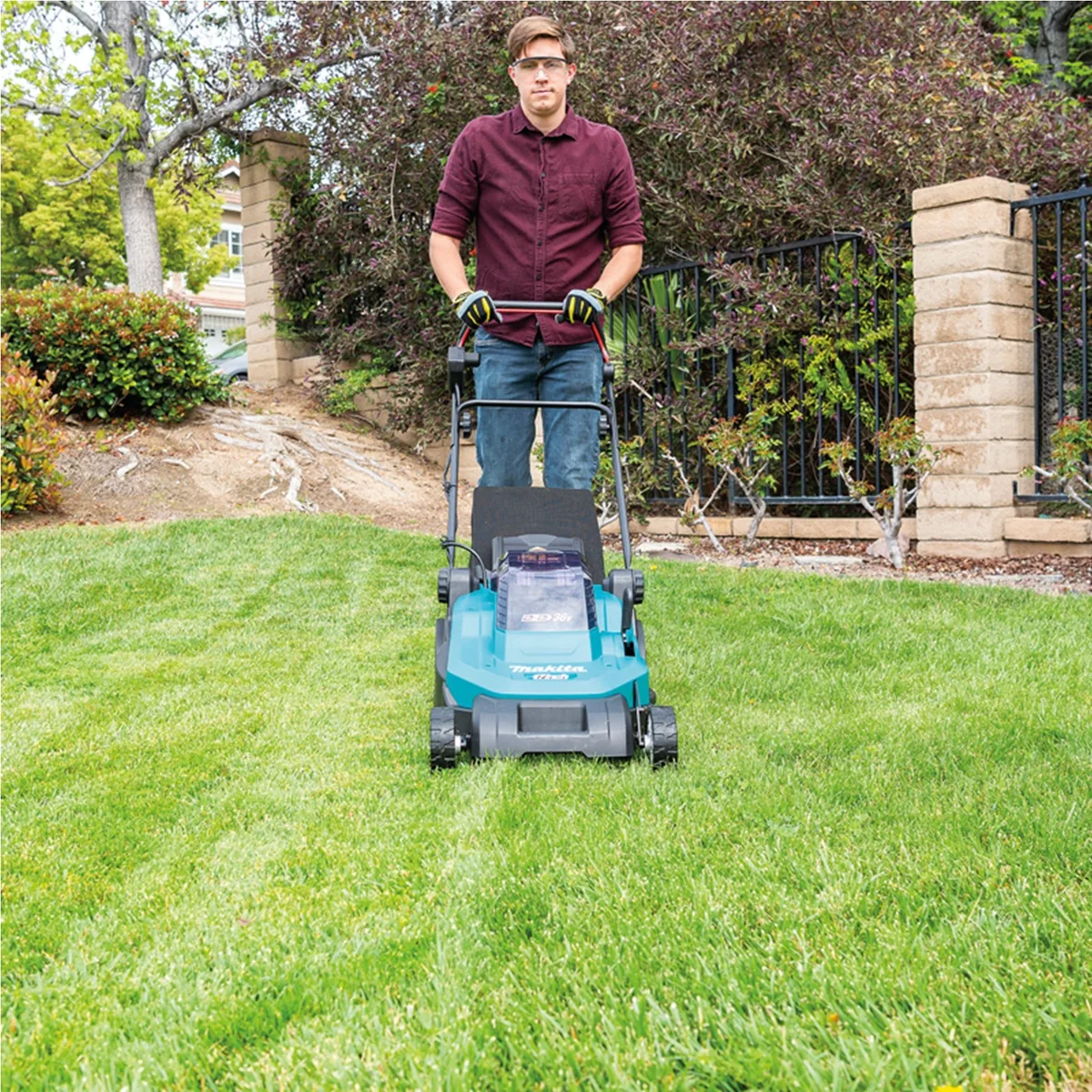 Cortador de grama a bateria Makita DLM432Z - Imagem 2