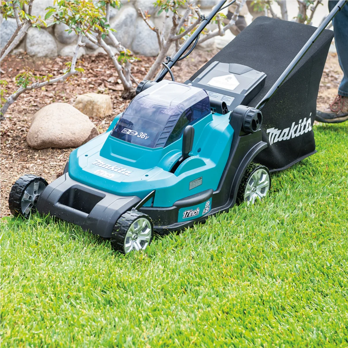 Cortador de grama a bateria Makita DLM432Z - Imagem 5